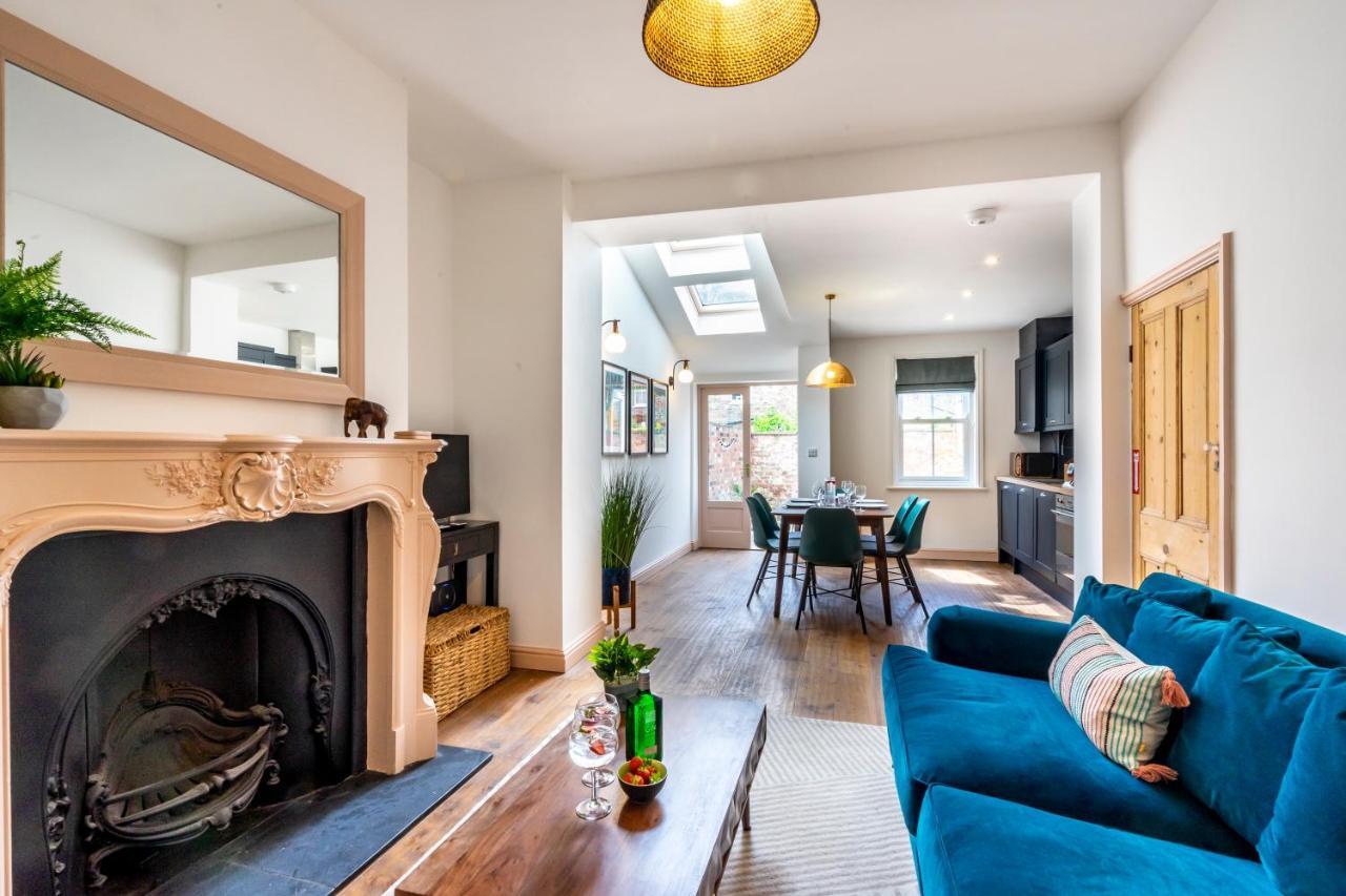8 Kyme Street Villa Йорк Екстериор снимка